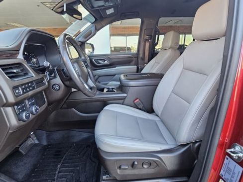 Used 2022 Chevrolet Tahoe Z71 w/ Luxury Package image 11