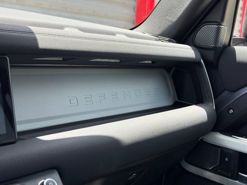 Used 2023 Land Rover Defender 110 X-Dynamic SE AWD/4WD image 28