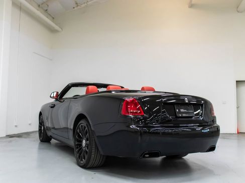 Used 2020 Rolls-Royce Dawn RWD image 24