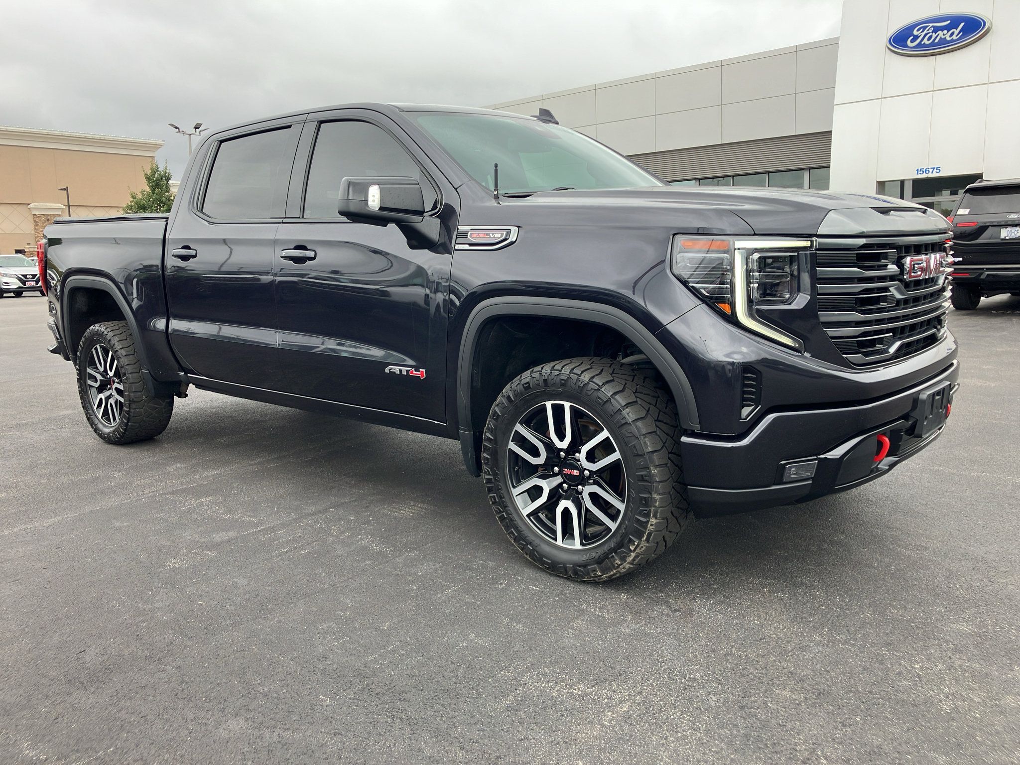 Used 2022 GMC Sierra 1500 AT4 w/ AT4 Preferred Package AWD/4WD image 10