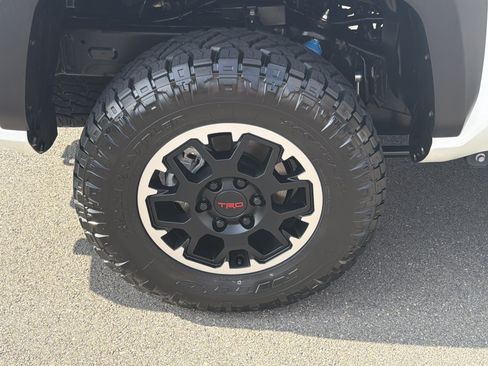 Used 2026 Toyota Tacoma TRD Off-Road AWD/4WD image 17