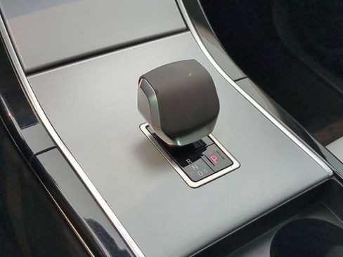 Used 2024 Land Rover Range Rover Evoque S AWD/4WD image 9
