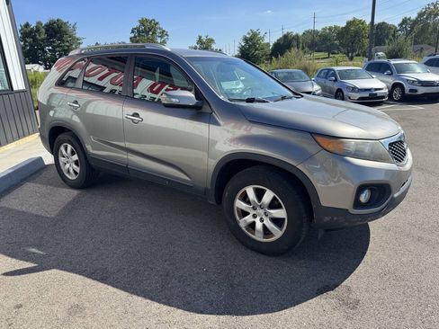 Used 2011 Kia Sorento 2WD w/ Convenience Pkg image 4