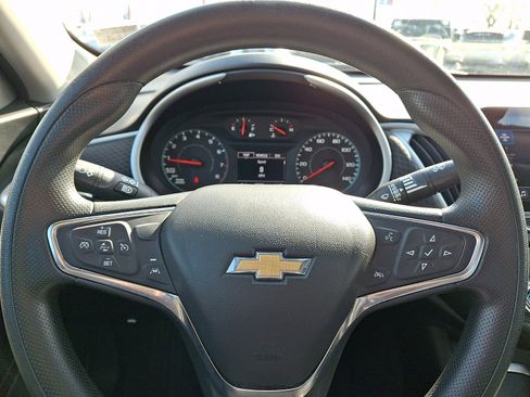 Used 2023 Chevrolet Malibu LT FWD image 17