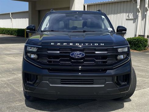 New 2025 Ford Expedition Max Active image 8