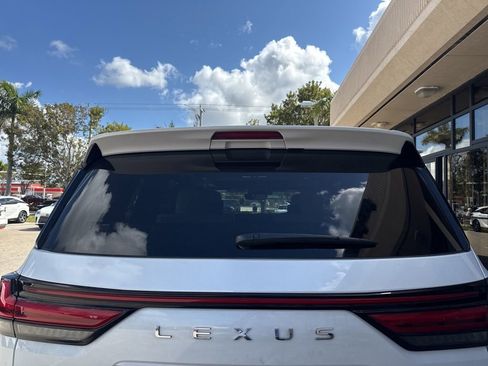 Used 2022 Lexus LX 600 4WD w/ Appearance Package image 6