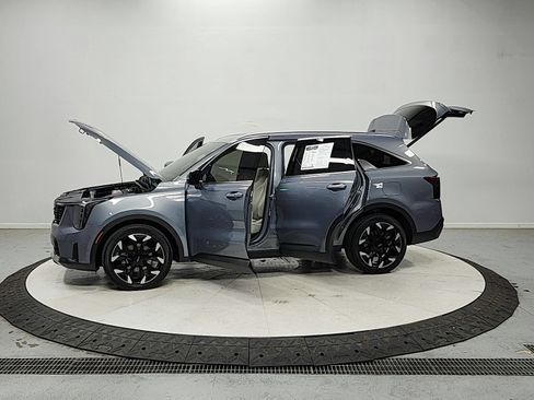 Used 2025 Kia Sorento EX FWD image 13