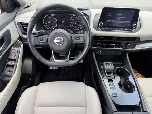Used 2023 Nissan Rogue SV w/ SV Premium B Package FWD image 12