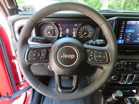 Certified 2024 Jeep Wrangler Sport AWD/4WD image 16