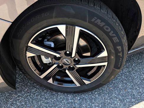 Used 2025 Nissan Sentra SV FWD image 7