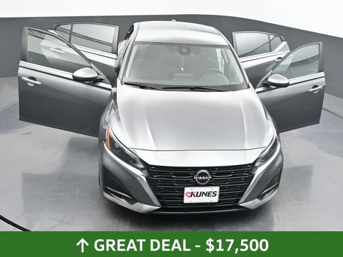 Used 2023 Nissan Altima 2.5 SV image 60