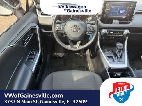 Used 2021 Toyota RAV4 LE FWD image 14