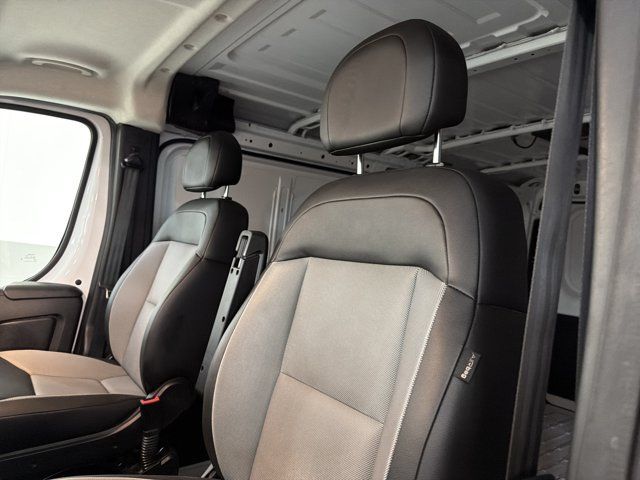 Used 2025 RAM ProMaster 2500 w/ Convenience Group FWD image 13