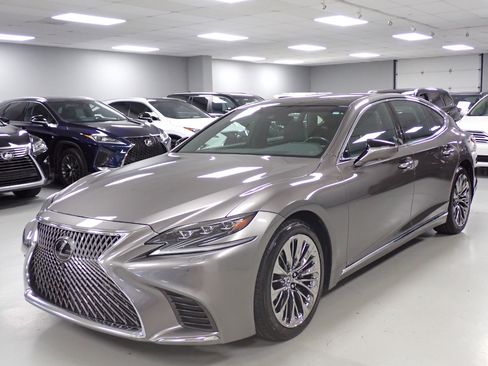 Used 2018 Lexus LS 500 AWD image 4