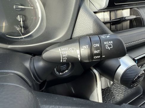 Used 2025 Toyota RAV4 XLE image 21