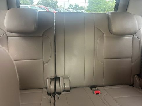 Used 2020 Chevrolet Tahoe LT w/ Luxury Package RWD image 11