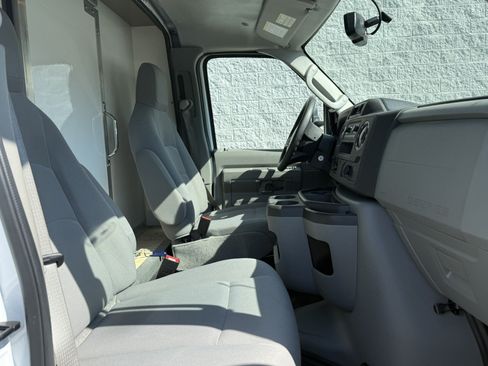 Used 2023 Ford E-450 and Econoline 450 Super Duty w/ Power Windows & Locks Group RWD image 14