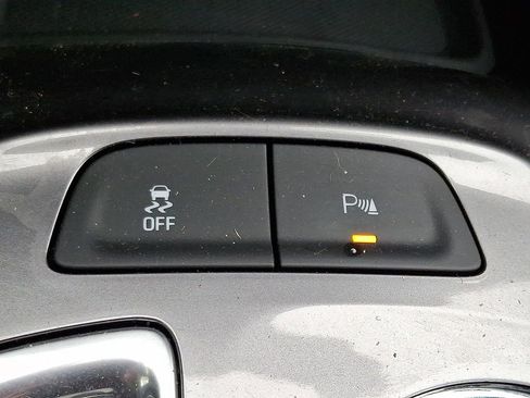 Used 2019 Chevrolet Malibu LT w/ Driver Confidence Package II image 24