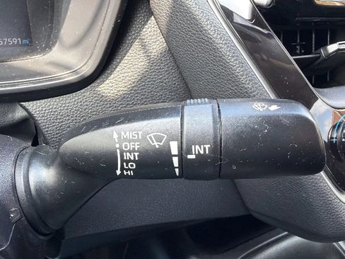 Used 2020 Toyota Corolla LE FWD image 13