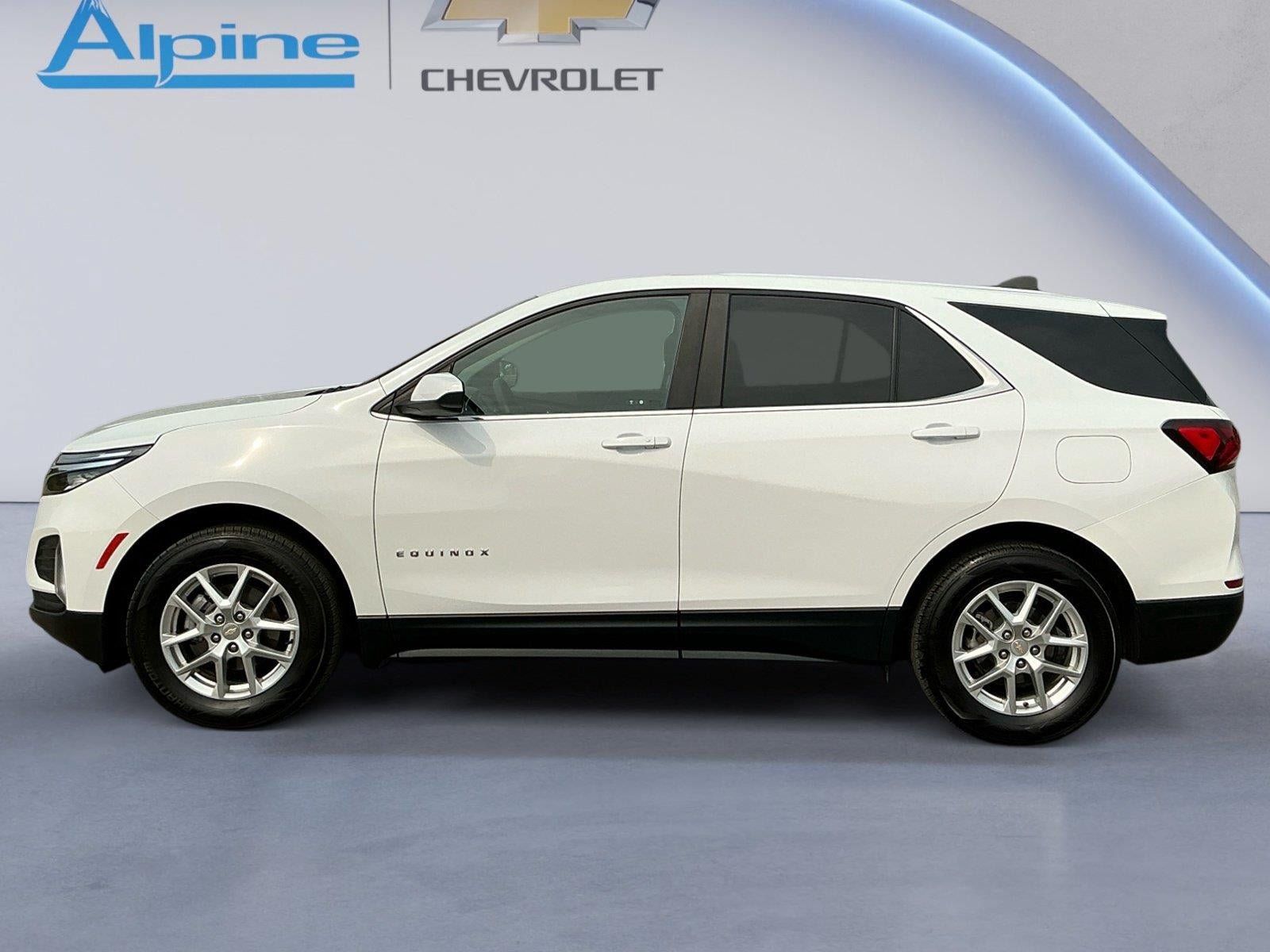 Used 2022 Chevrolet Equinox LT FWD image 2