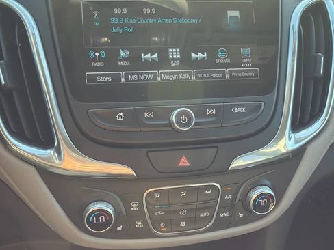 Used 2018 Chevrolet Equinox Premier FWD image 14