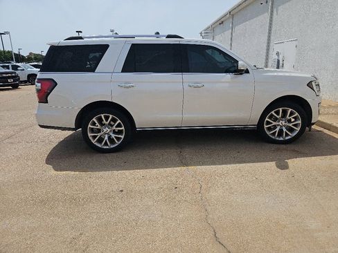 Used 2018 Ford Expedition Limited w/ Equipment Group 302A AWD/4WD image 6