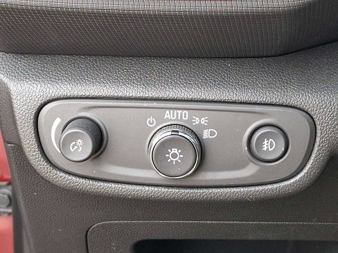 Used 2023 Chevrolet TrailBlazer RS w/ Sun and Liftgate Package image 26