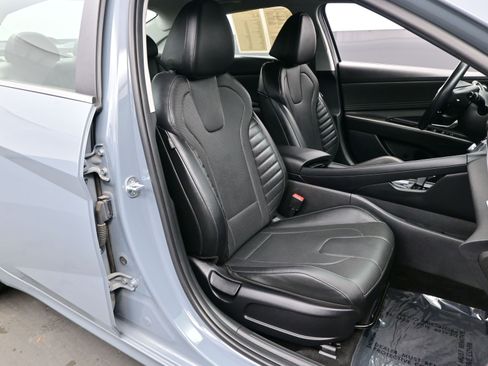 Certified 2023 Hyundai Elantra Limited image 14