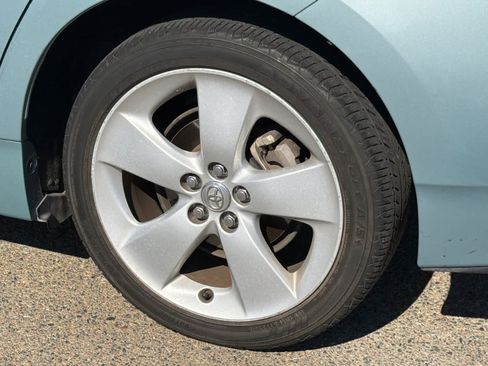 Used 2015 Toyota Prius Five FWD image 25