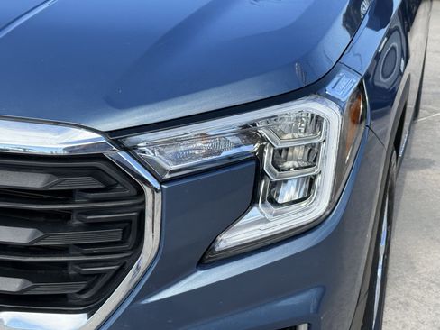 Used 2024 GMC Terrain SLE image 11