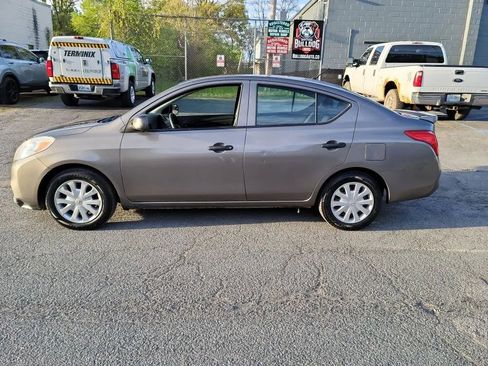 Used 2013 Nissan Versa S Plus FWD image 8