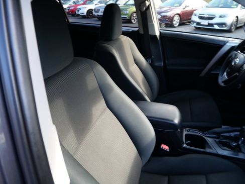 Used 2018 Toyota RAV4 LE w/ All Weather Liner Package AWD/4WD image 28