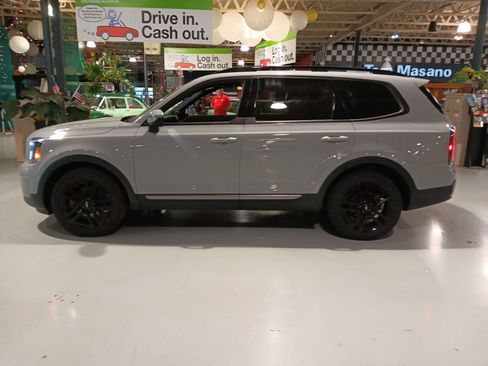 Used 2023 Kia Telluride EX X-Line AWD/4WD image 9