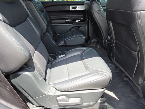 Used 2021 Ford Explorer ST w/ Equipment Group 401A AWD/4WD image 18