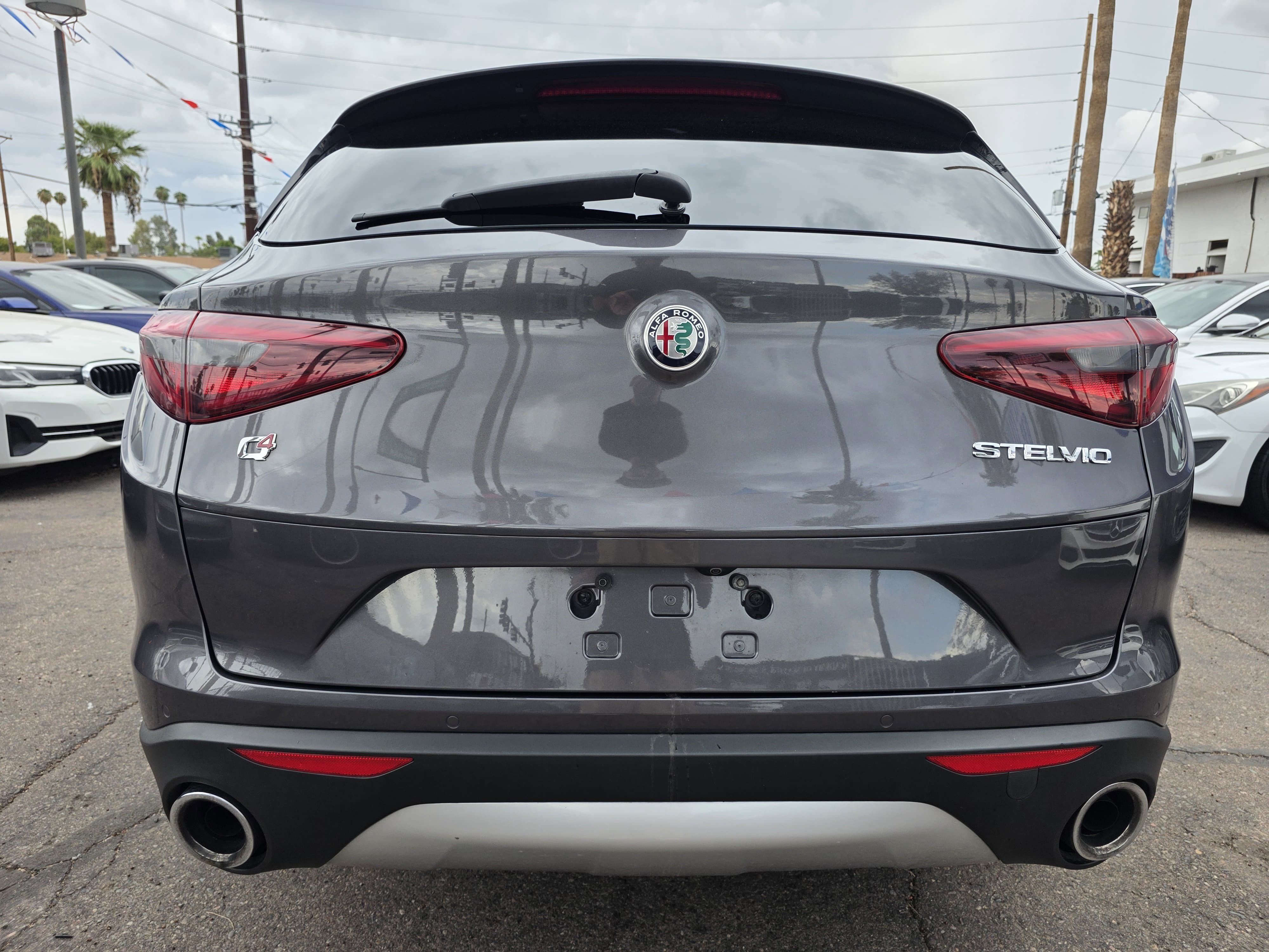 Used 2018 Alfa Romeo Stelvio AWD image 4