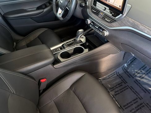 Used 2023 Nissan Altima 2.5 SL FWD image 16