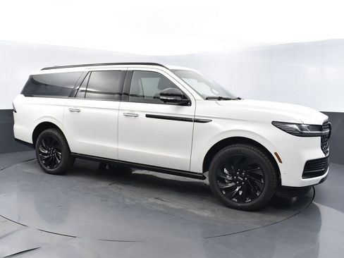 New 2025 Lincoln Navigator L Reserve w/ Jet Appearance Package image 3