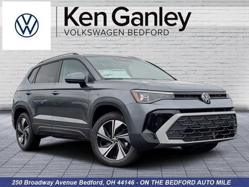 New 2026 Volkswagen Taos SE AWD/4WD image 1