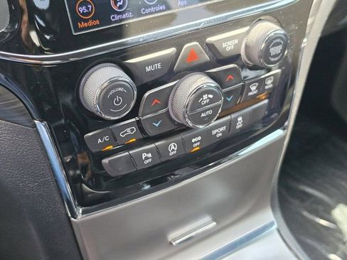 Used 2020 Jeep Grand Cherokee Altitude AWD/4WD image 25