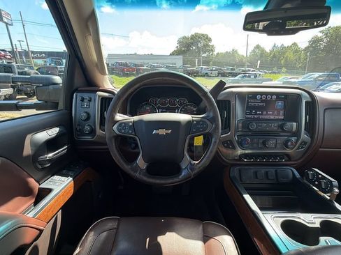 Used 2018 Chevrolet Silverado 2500 High Country AWD/4WD image 12