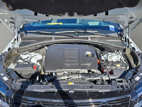 Certified 2025 Land Rover Range Rover Velar Dynamic SE AWD/4WD image 32