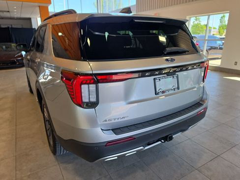 Used 2025 Ford Explorer Active w/ Active Comfort Package AWD/4WD image 10