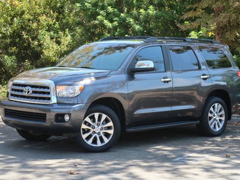 Used 2013 Toyota Sequoia Limited AWD/4WD image 2
