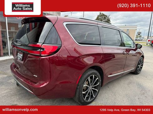 Used 2022 Chrysler Pacifica Pinnacle AWD/4WD image 4