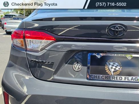 Used 2024 Toyota Corolla SE w/ SE Premium Package FWD image 7