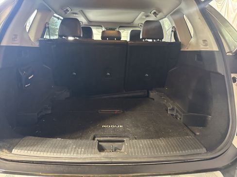 Used 2021 Nissan Rogue Platinum image 14