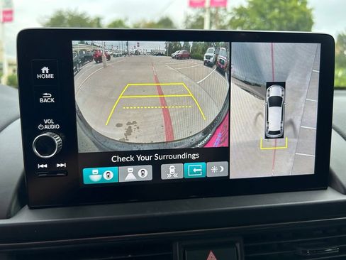 Used 2025 Honda Pilot TrailSport image 20