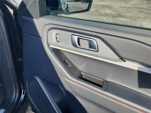 New 2026 Ford Explorer ST-Line w/ ST-Line Street Pack image 21