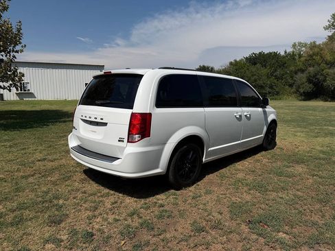 Used 2019 Dodge Grand Caravan GT FWD image 4