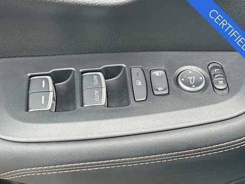 Certified 2025 Honda HR-V Sport image 12